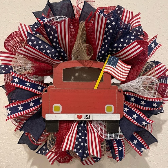 “Red Truck” Patriotic WREATH Red, White & Blue wreath 20” VERY FULL! Flag colors - Picture 1 of 9